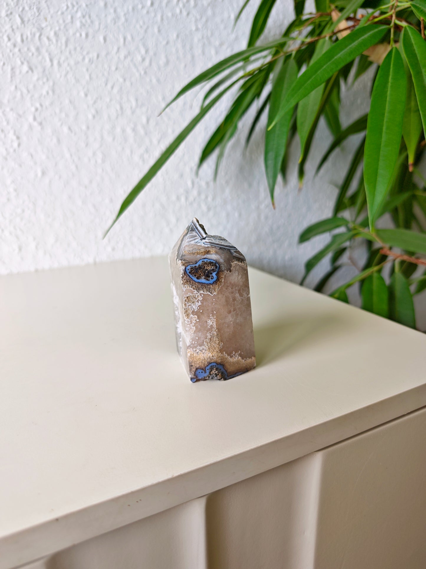 Achat Turm mit weißer sugar Druse