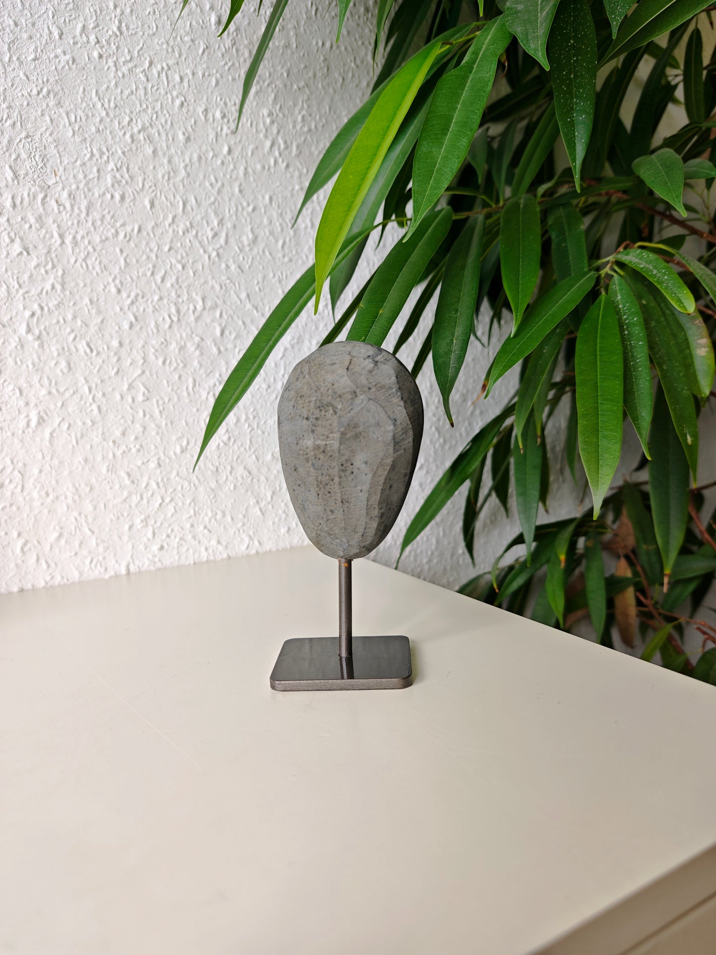 Grüner Amethyst mit Pyrit 63
