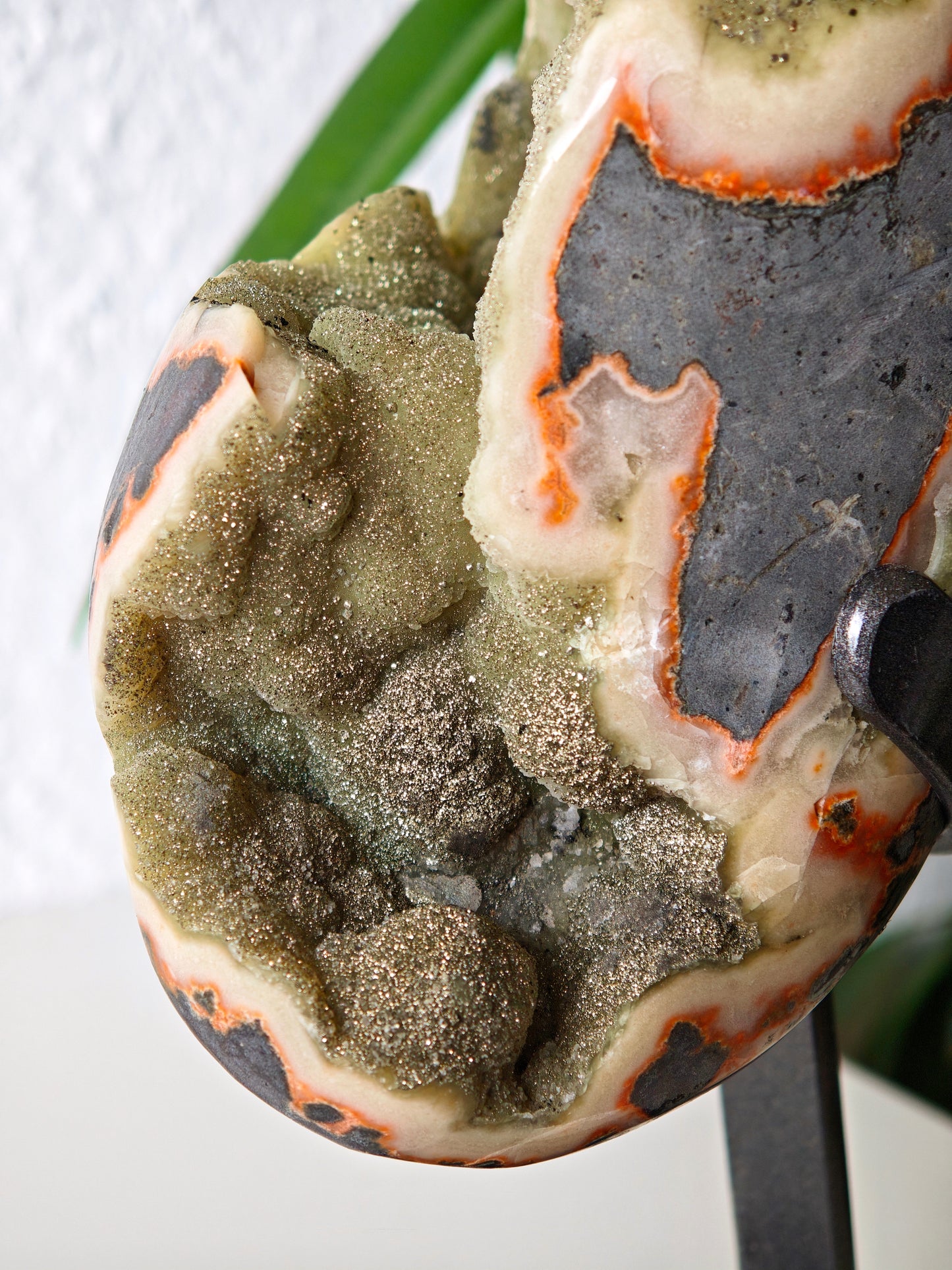 Grüner Amethyst mit Pyrit 368