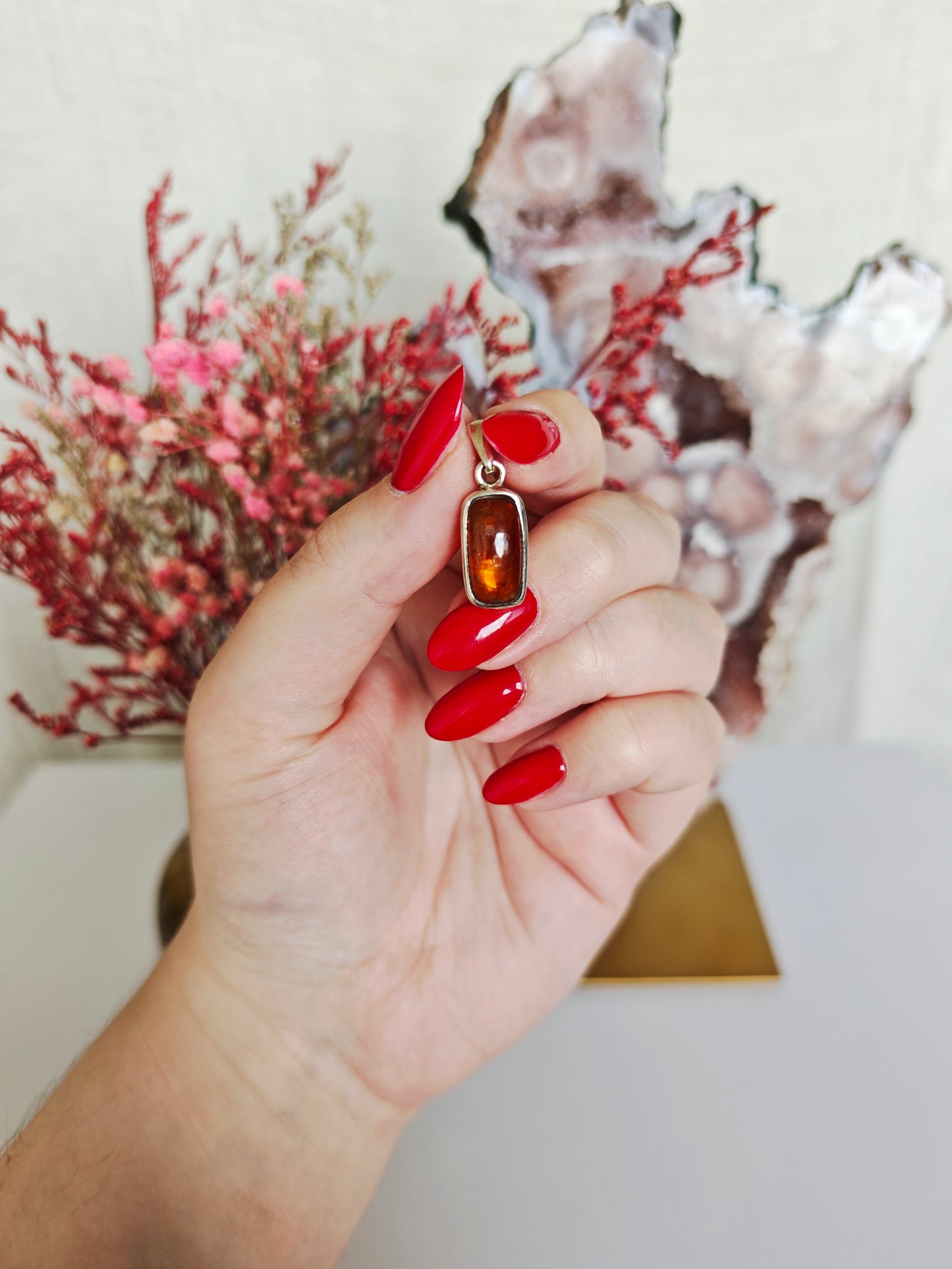 Orangener Kyanit Anhänger (B-Ware) 73K