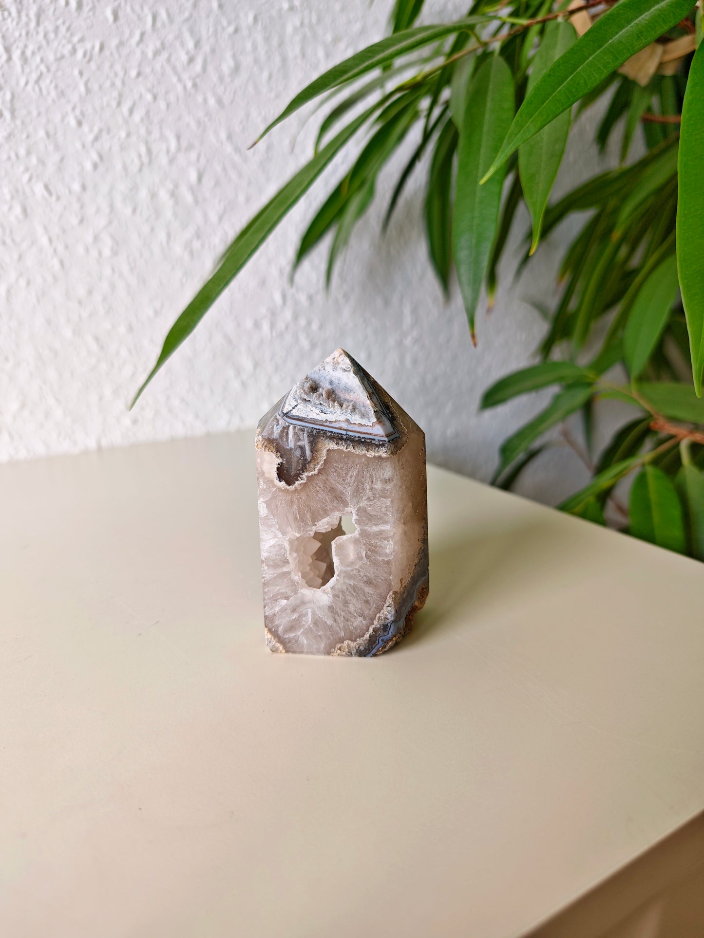 Achat Turm mit weißer sugar Druse