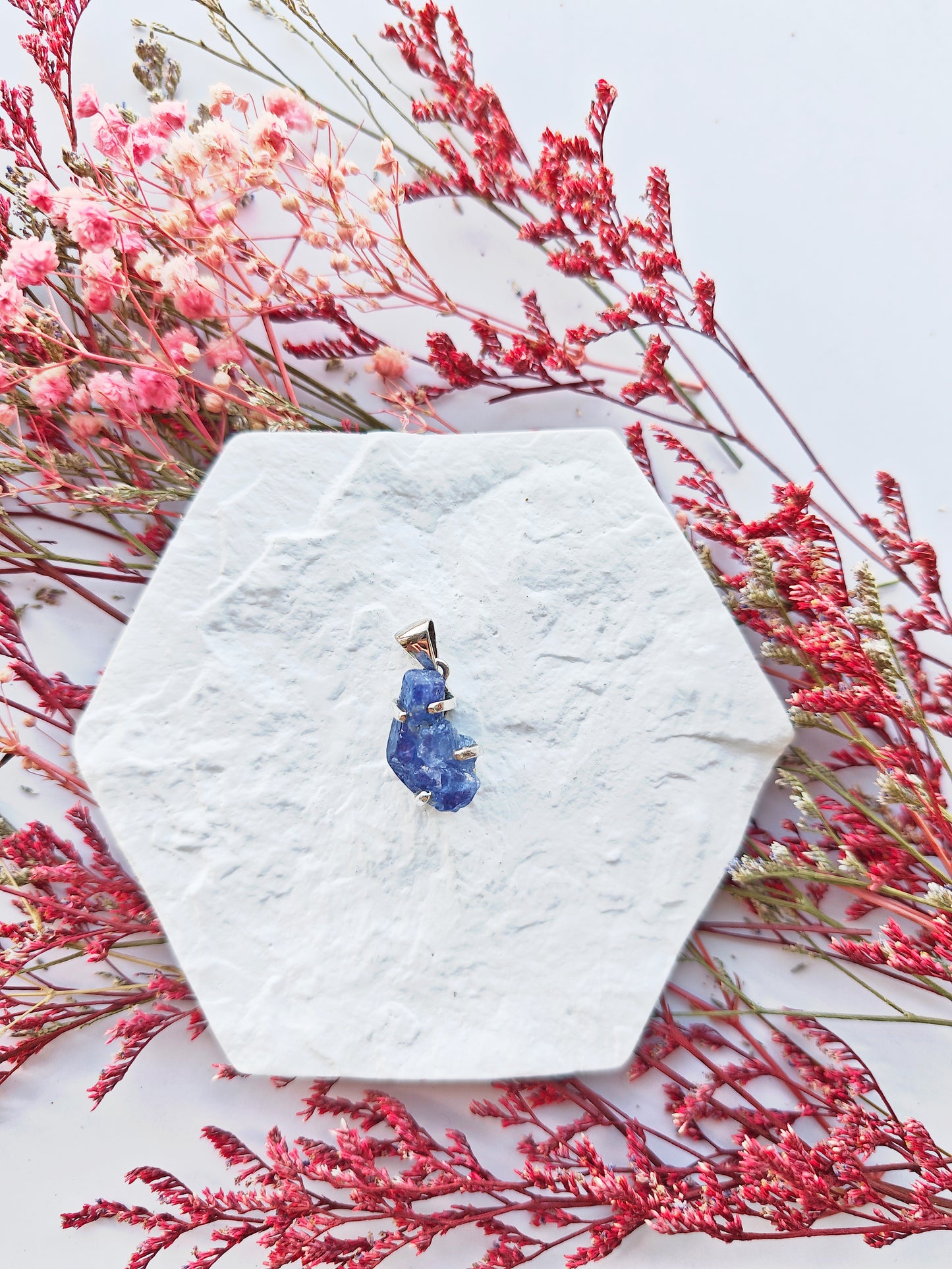 Tanzanit Anhänger (Rohstein) 148T